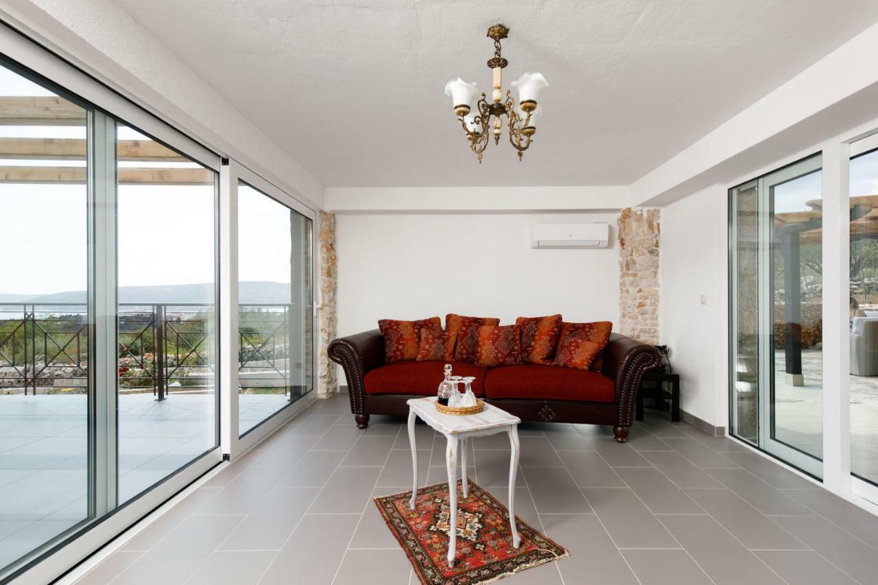 Capri House Villa เซเกต วรันยีชา ภายนอก รูปภาพ