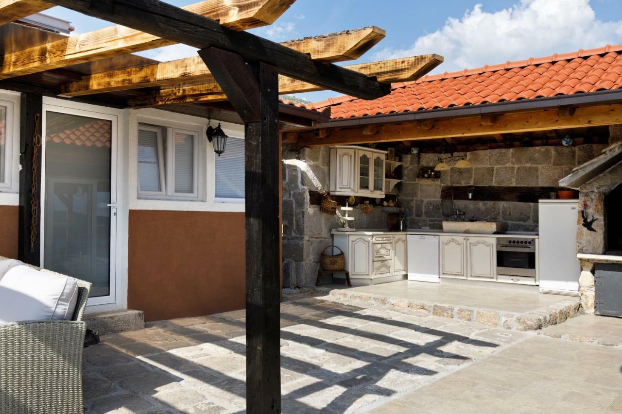 Capri House Villa เซเกต วรันยีชา ภายนอก รูปภาพ