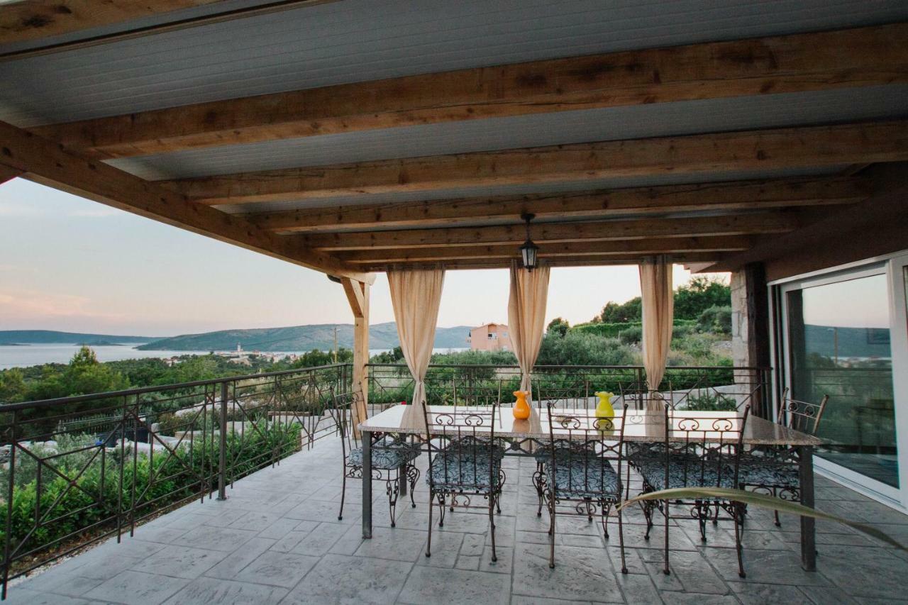 Capri House Villa เซเกต วรันยีชา ภายนอก รูปภาพ